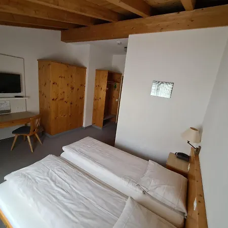 Hotel Staetzerhorn 3*