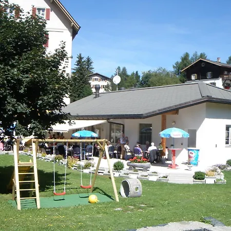 Hotel Staetzerhorn 3*