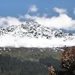 Hotel Staetzerhorn 3*