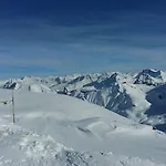 Hotel Staetzerhorn 3*