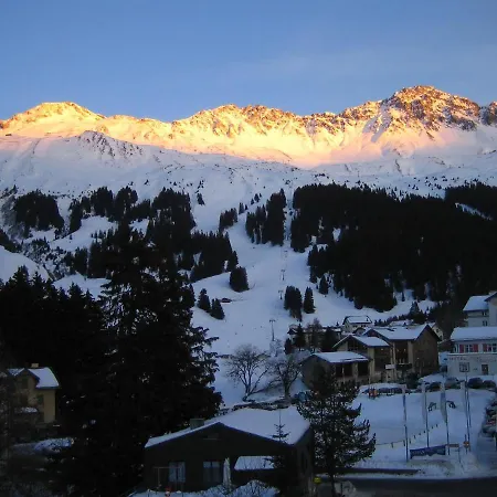 Hotel Staetzerhorn 3*