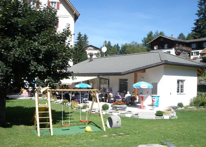 Hotel Staetzerhorn 3*