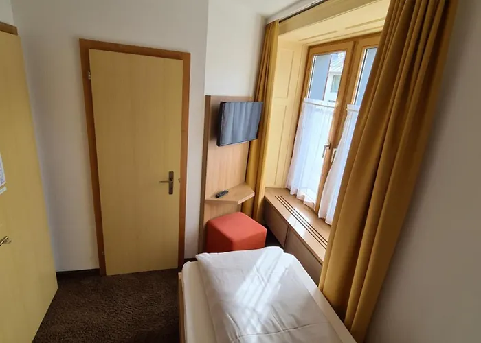 Hotel Staetzerhorn 3*